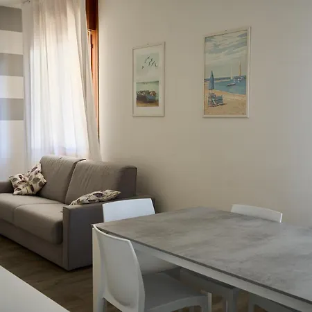 Diplomatic-residence Fronte Mare-piazza Torino-lido Di Апартаменты