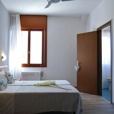 Diplomatic-residence Fronte Mare-piazza Torino-lido Di Апартаменты *