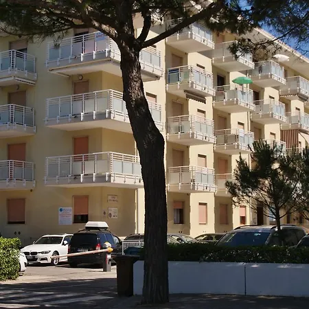 Diplomatic-residence Fronte Mare-piazza Torino-lido Di *