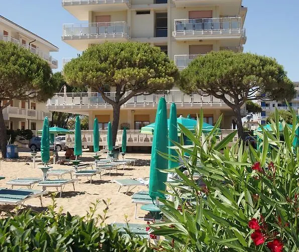 Diplomatic-residence Fronte Mare-piazza Torino-lido Di *